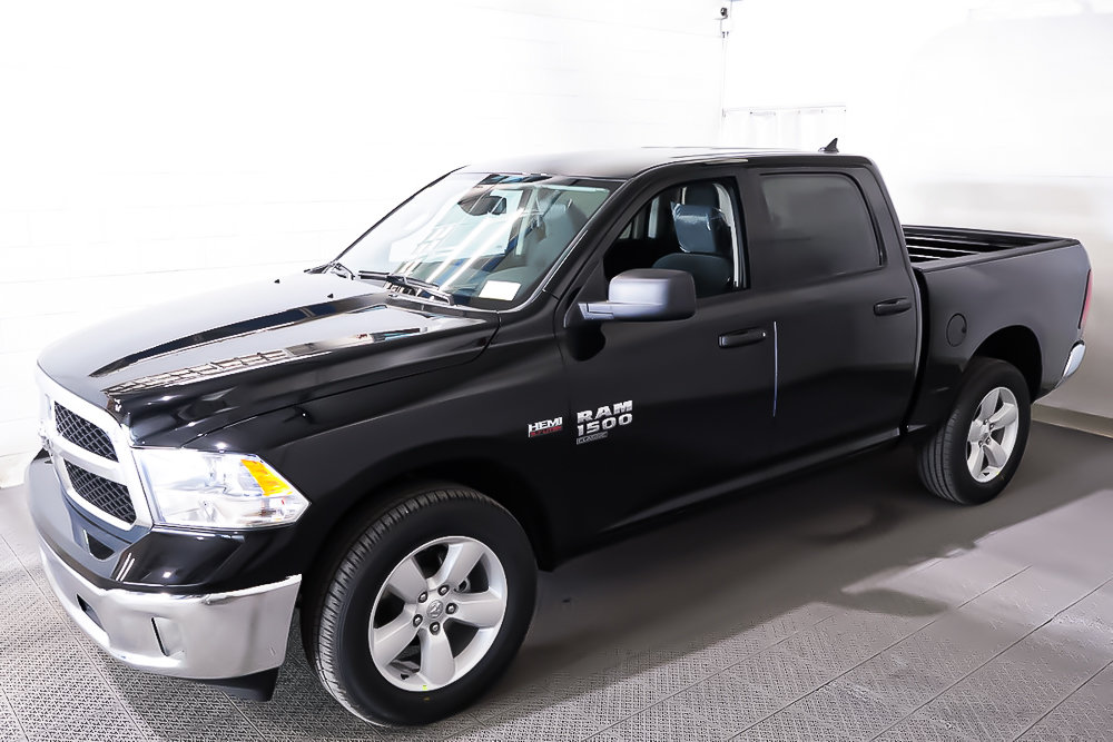 2024 Ram 1500 Classic TRADESMAN in Terrebonne, Quebec - 3 - w1024h768px