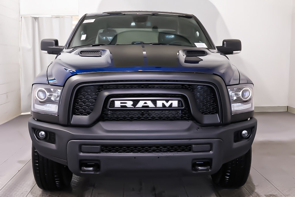 2024 Ram 1500 Classic WARLOCK in Terrebonne, Quebec - 2 - w1024h768px