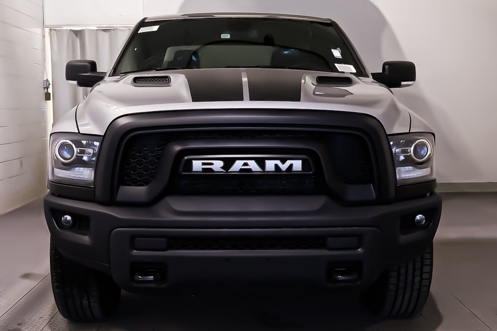 2024 Ram 1500 Classic WARLOCK in Terrebonne, Quebec - 2 - w1024h768px