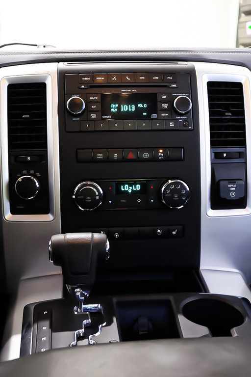 2010 Ram 1500 SLT + 4X4 + QUAD CAB + BOITE 6'4 in Terrebonne, Quebec - 19 - w1024h768px