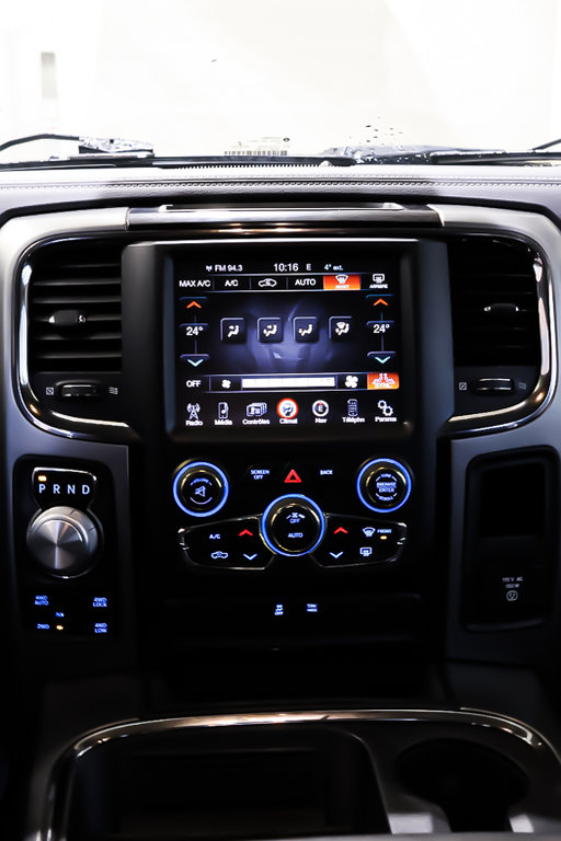 Ram 1500 SPORT + V8 + 4X4 + CREW CAB + GPS 2015 à Terrebonne, Québec - 13 - w1024h768px