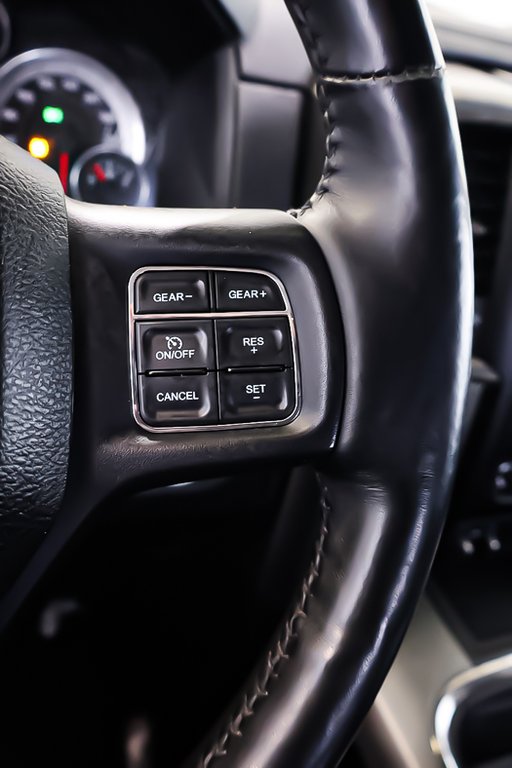Ram 1500 SPORT + 4X4 + CREW CAB + V8 HEMI 5.7L 2015 à Terrebonne, Québec - 17 - w1024h768px
