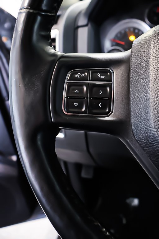 Ram 1500 SPORT + 4X4 + CREW CAB + V8 HEMI 5.7L 2015 à Terrebonne, Québec - 15 - w1024h768px
