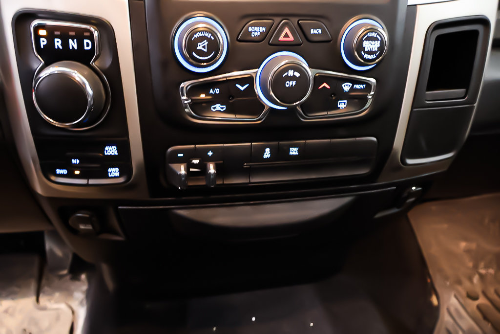 2016 Ram 1500 SLT OUTDOORSMAN + 4X4 + QUAD CAB + V6 3.6L in Terrebonne, Quebec - 21 - w1024h768px