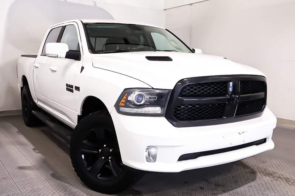 2017 Ram 1500 SPORT + 4X4 + V8 + CREW CAB + DIFF AUTOBLOQUANT in Terrebonne, Quebec - 1 - w1024h768px