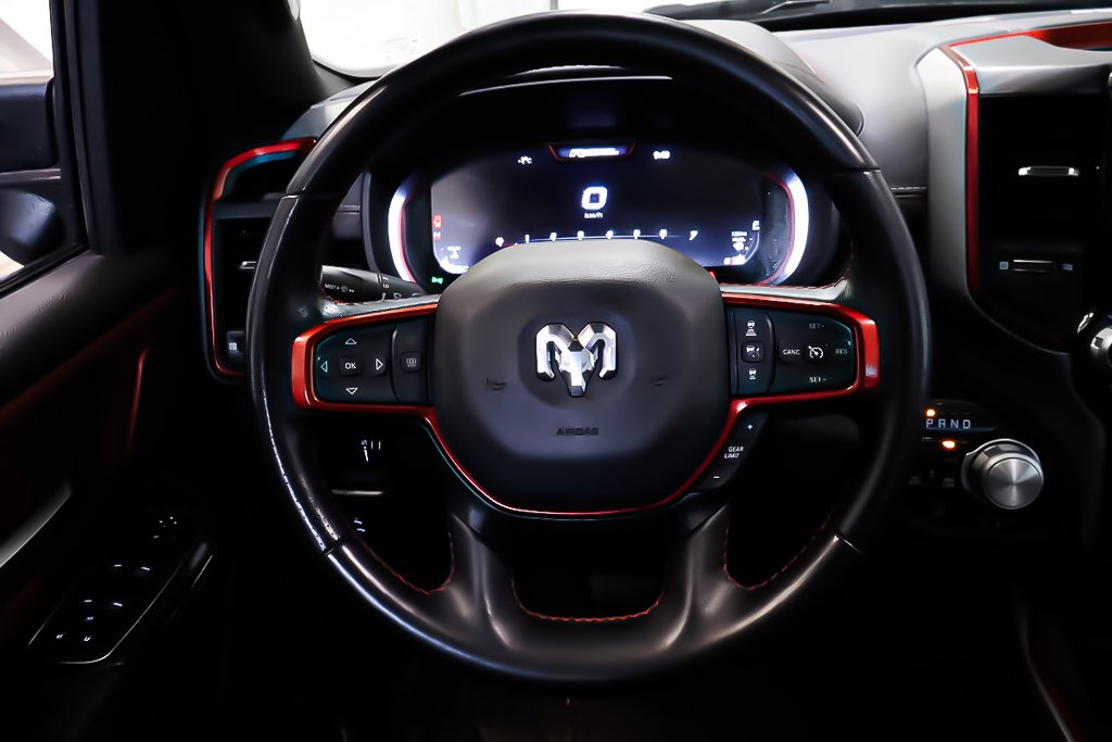 2017 Ram 1500 TRADESMAN + 4X4 CREW CAB + V8 HEMI 5.7L in Terrebonne, Quebec - 15 - w1024h768px