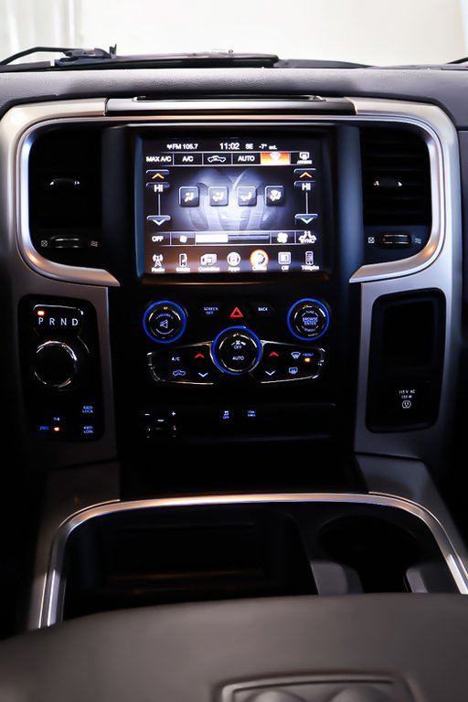 Ram 1500 OUTDOORSMAN + 4X4 + QUAD CAB + V8 HEMI 5.7L 2017 à Terrebonne, Québec - 19 - w1024h768px