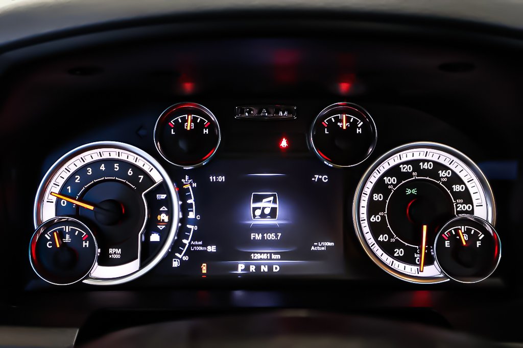 Ram 1500 OUTDOORSMAN + 4X4 + QUAD CAB + V8 HEMI 5.7L 2017 à Terrebonne, Québec - 18 - w1024h768px