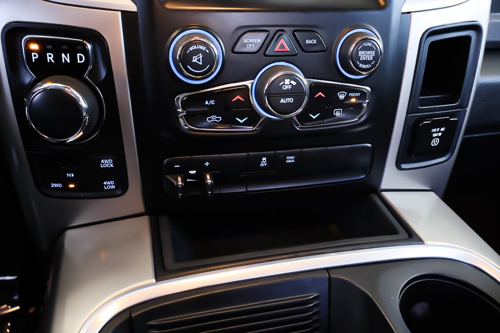 Ram 1500 OUTDOORSMAN + 4X4 + QUAD CAB + V8 HEMI 5.7L 2017 à Terrebonne, Québec - 22 - w1024h768px