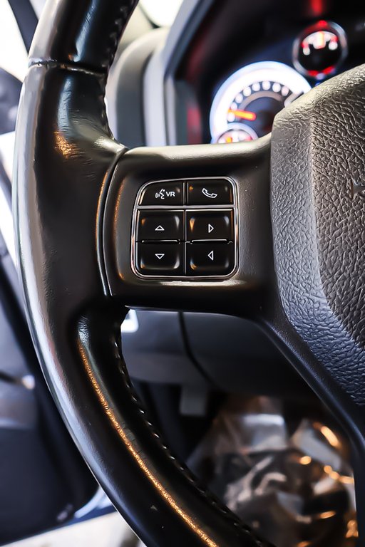 Ram 1500 OUTDOORSMAN + 4X4 + QUAD CAB + V8 HEMI 5.7L 2017 à Terrebonne, Québec - 15 - w1024h768px