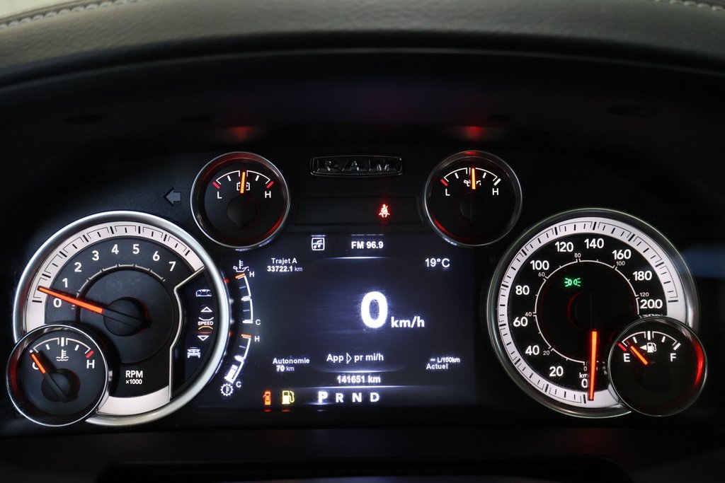 Ram 1500 SPORT + 4X4 + CREW CAB + V8 HEMI 5.7L 2017 à Terrebonne, Québec - 18 - w1024h768px