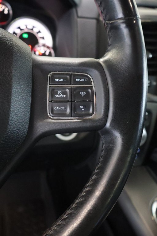 Ram 1500 SPORT + 4X4 + CREW CAB + V8 HEMI 5.7L 2017 à Terrebonne, Québec - 17 - w1024h768px