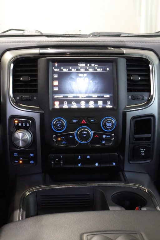 Ram 1500 SPORT + 4X4 + CREW CAB + V8 HEMI 5.7L 2017 à Terrebonne, Québec - 19 - w1024h768px