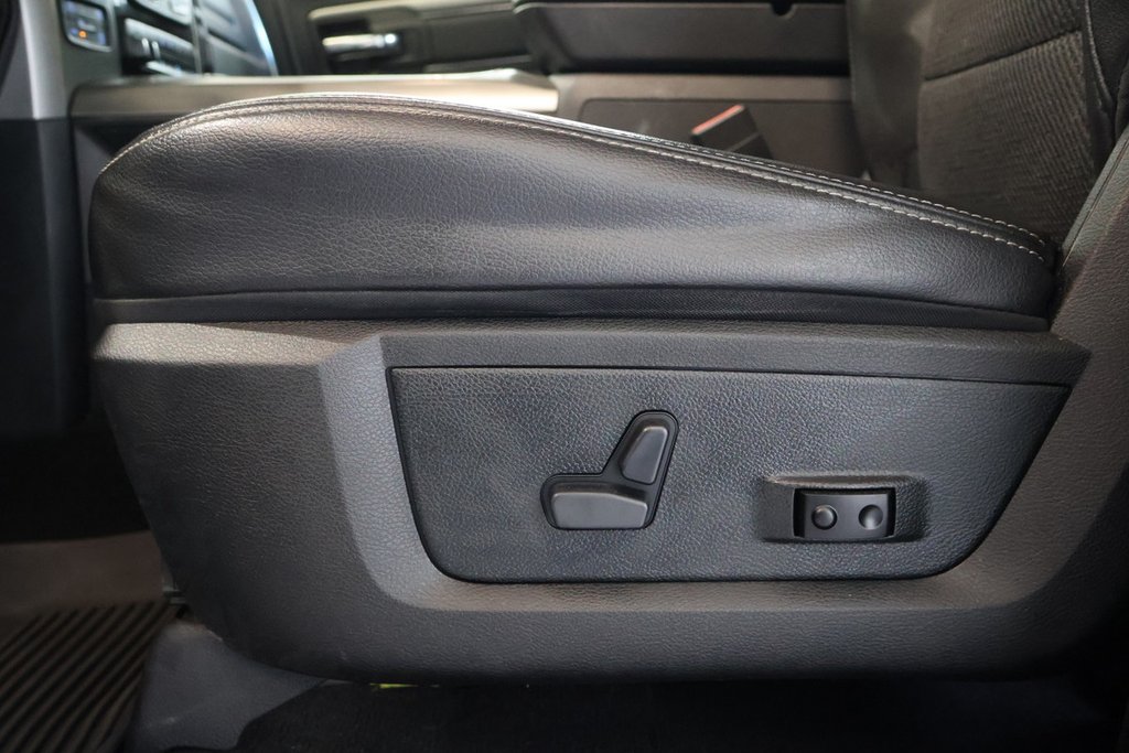 Ram 1500 SPORT + 4X4 + CREW CAB + V8 HEMI 5.7L 2017 à Terrebonne, Québec - 11 - w1024h768px