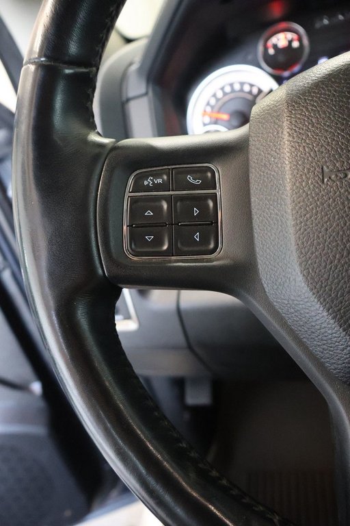 Ram 1500 SPORT + 4X4 + CREW CAB + V8 HEMI 5.7L 2017 à Terrebonne, Québec - 15 - w1024h768px