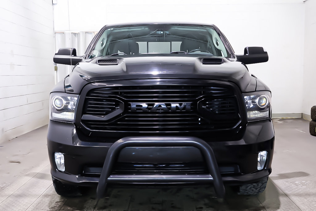 2018 Ram 1500 SPORT + 4X4 + CREW CAB + BOITE 6'4'' in Terrebonne, Quebec - 2 - w1024h768px