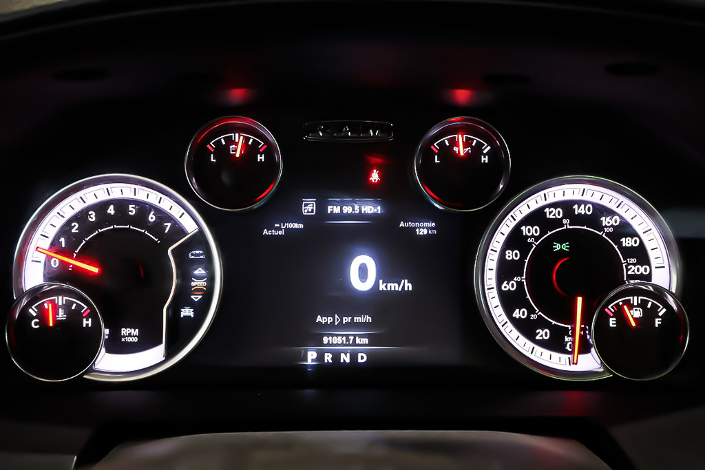 2018 Ram 1500 SPORT + 4X4 + CREW CAB + BOITE 6'4'' in Terrebonne, Quebec - 17 - w1024h768px