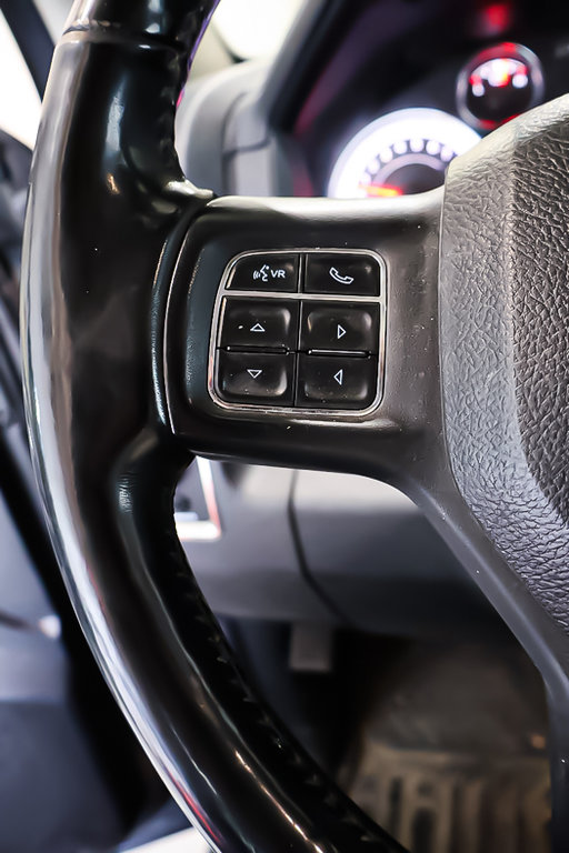 2018 Ram 1500 SPORT + 4X4 + CREW CAB + BOITE 6'4'' in Terrebonne, Quebec - 14 - w1024h768px