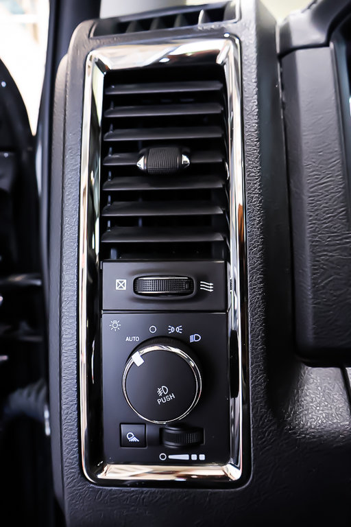Ram 1500 SPORT + 4X4 + CREW CAB + V6 DIESEL 2018 à Terrebonne, Québec - 25 - w1024h768px