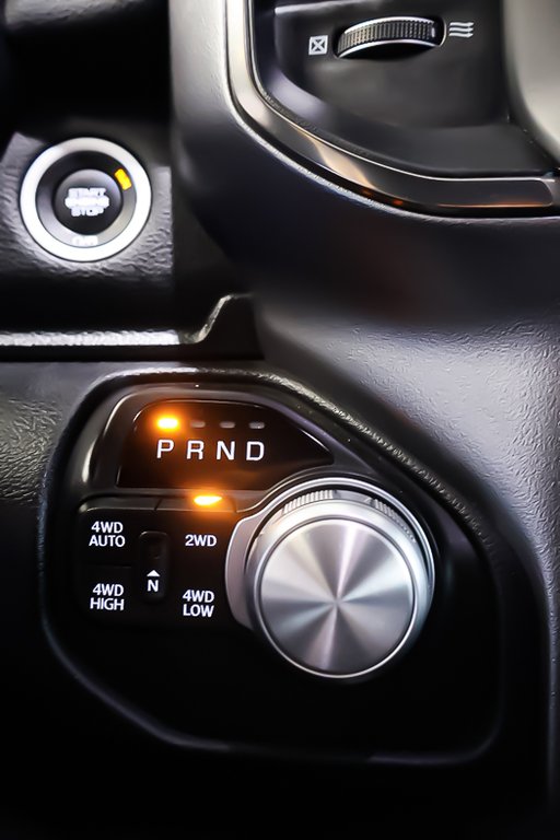 2019 Ram 1500 SPORT + 4X4 + CREW CAB + V8 HEMI 5.7L in Terrebonne, Quebec - 15 - w1024h768px