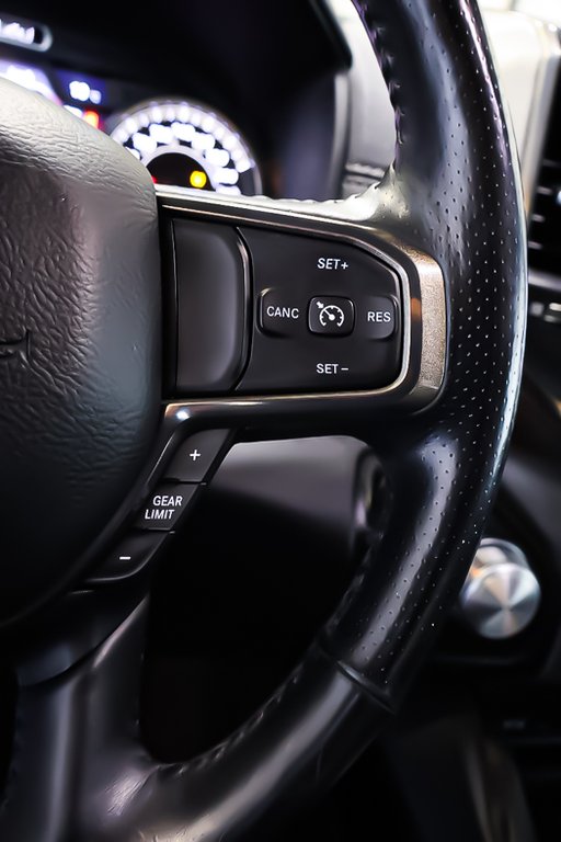 2019 Ram 1500 SPORT + 4X4 + CREW CAB + V8 HEMI 5.7L in Terrebonne, Quebec - 13 - w1024h768px