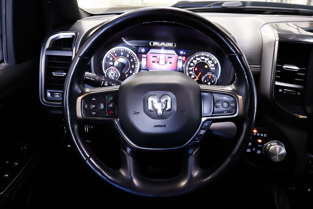 2019 Ram 1500 SPORT + 4X4 + CREW CAB + V8 HEMI 5.7L in Terrebonne, Quebec - 11 - w1024h768px