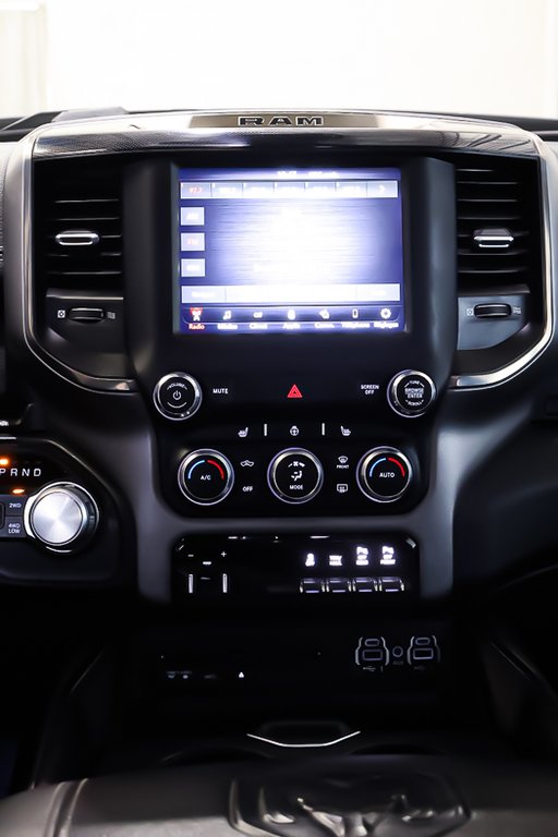 2019 Ram 1500 SPORT + 4X4 + CREW CAB + V8 HEMI 5.7L in Terrebonne, Quebec - 16 - w1024h768px