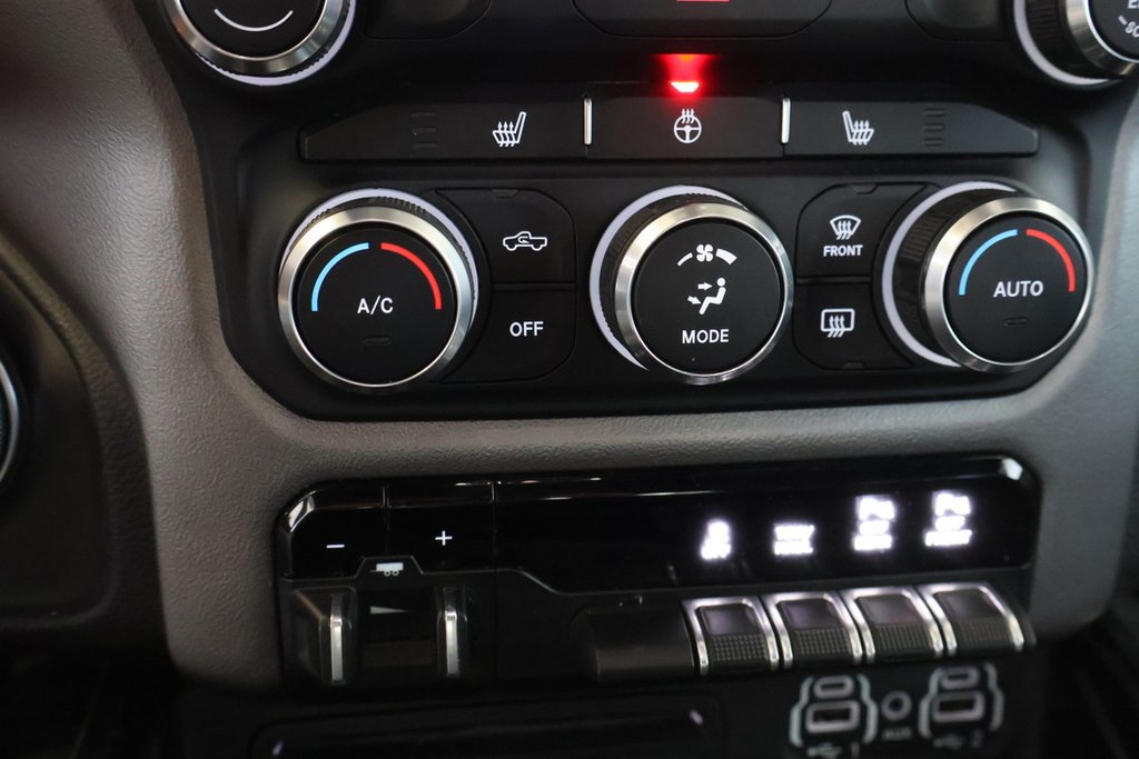 2019 Ram 1500 SPORT + 4X4 + CREW CAB + V8 5.7L + BOITE 6' 4'' in Terrebonne, Quebec - 23 - w1024h768px