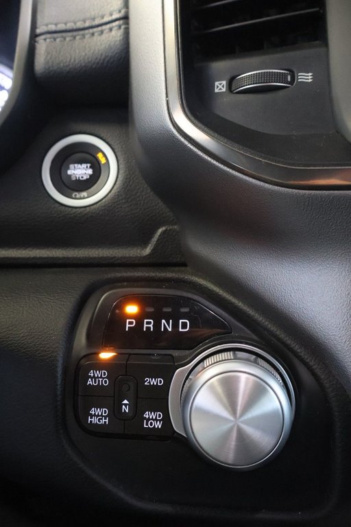 2019 Ram 1500 SPORT + 4X4 + CREW CAB + V8 5.7L + BOITE 6' 4'' in Terrebonne, Quebec - 19 - w1024h768px