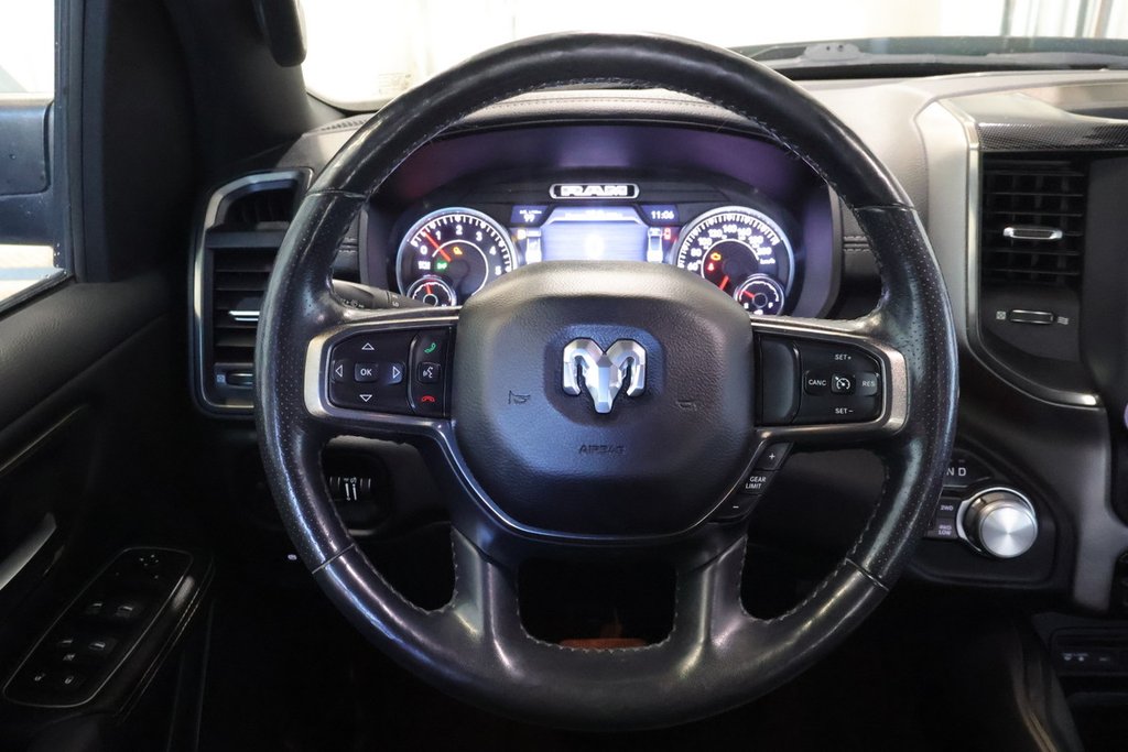 2019 Ram 1500 SPORT + 4X4 + CREW CAB + V8 5.7L + BOITE 6' 4'' in Terrebonne, Quebec - 14 - w1024h768px