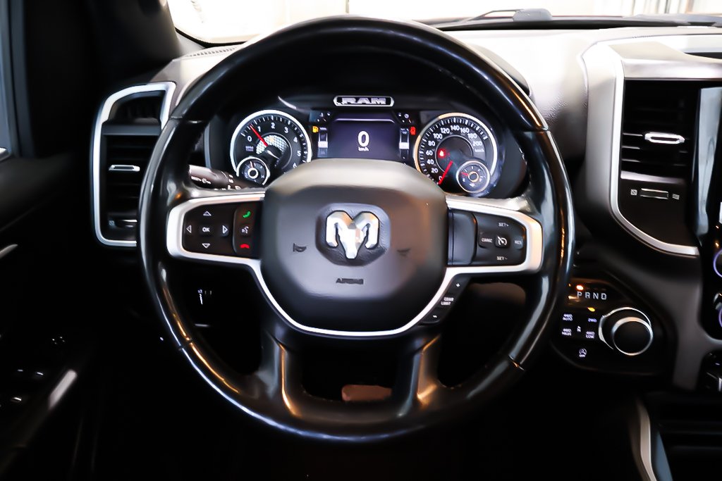 2020 Ram 1500 BIG HORN CREW CAB + 4X4 + V6 3.6L in Terrebonne, Quebec - 14 - w1024h768px