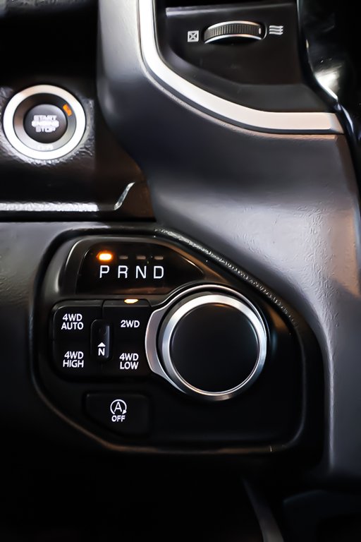 2020 Ram 1500 BIG HORN CREW CAB + 4X4 + V6 3.6L in Terrebonne, Quebec - 19 - w1024h768px