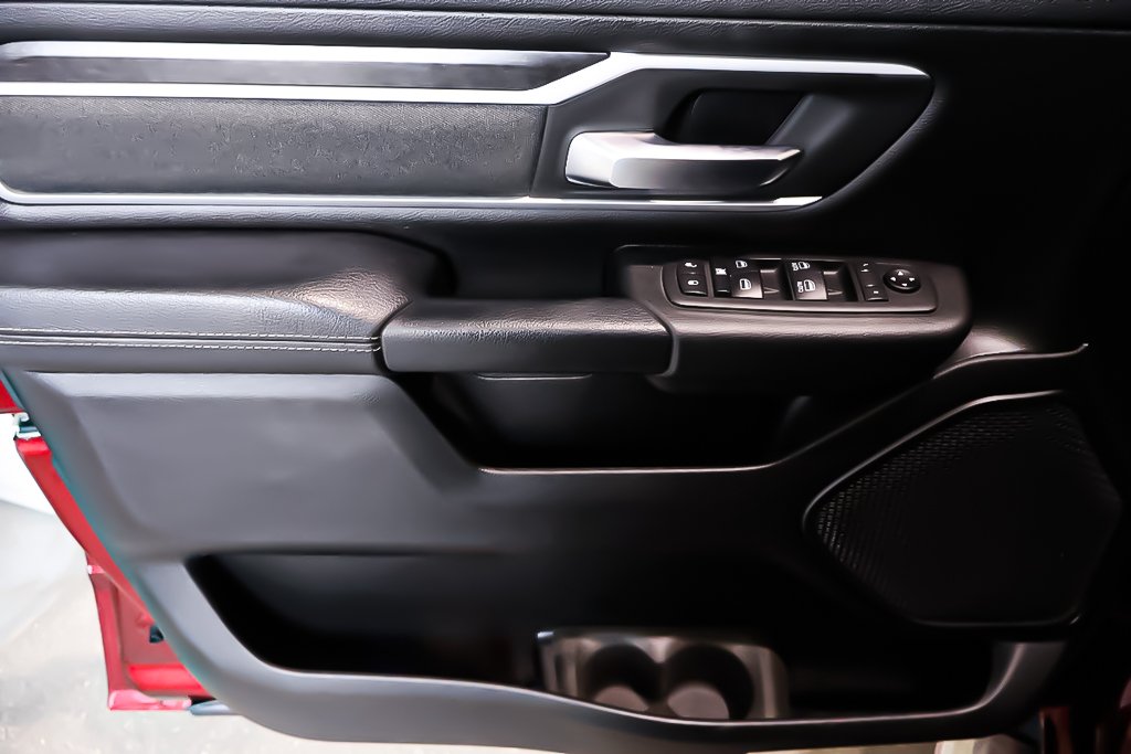 2020 Ram 1500 BIG HORN CREW CAB + 4X4 + V6 3.6L in Terrebonne, Quebec - 27 - w1024h768px