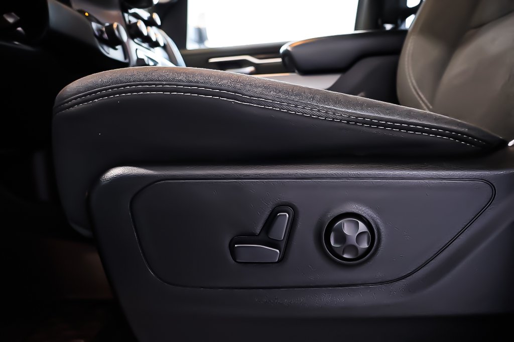 2020 Ram 1500 BIG HORN CREW CAB + 4X4 + V6 3.6L in Terrebonne, Quebec - 11 - w1024h768px