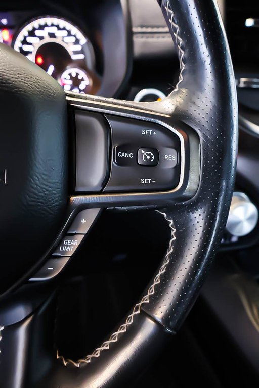 2020 Ram 1500 REBEL + 4X4 + QUAD CAB + ALLURE NOIRE + V8 HEMI in Terrebonne, Quebec - 17 - w1024h768px