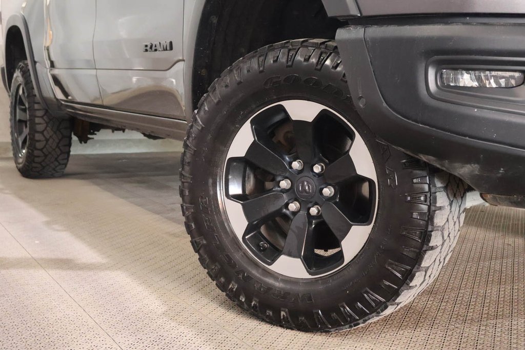Ram 1500 REBEL + 4X4 + CREW CAB + V8 HEMI 5.7L 2020 à Terrebonne, Québec - 9 - w1024h768px