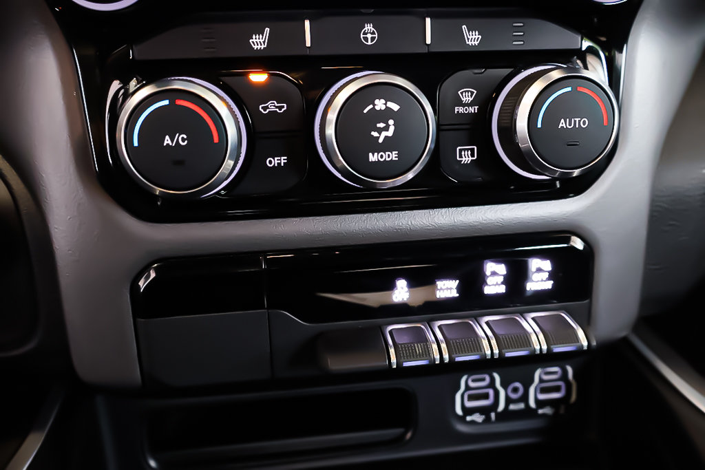 Ram 1500 BIG HORN + NIGHT EDITION + 4X4 + V8 HEMI 5.7L 2022 à Terrebonne, Québec - 25 - w1024h768px