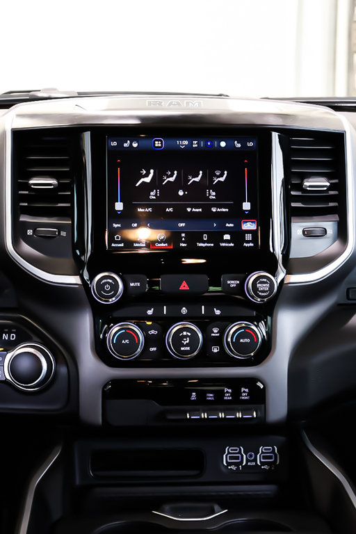 Ram 1500 BIG HORN + NIGHT EDITION + 4X4 + V8 HEMI 5.7L 2022 à Terrebonne, Québec - 21 - w1024h768px