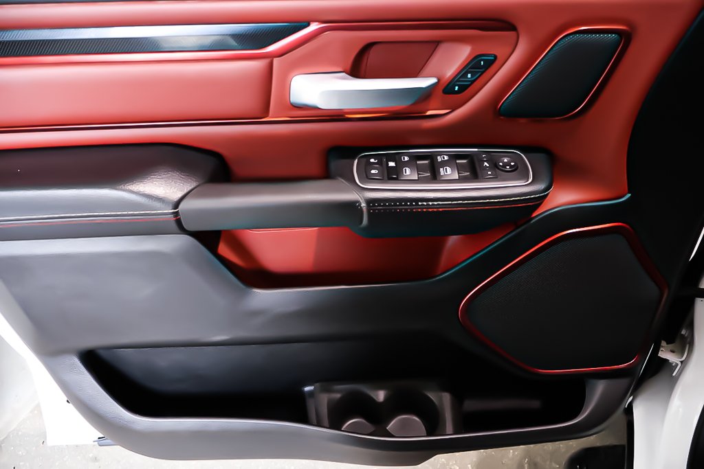 2022 Ram 1500 REBEL + CREW CAB + 4X4 + V8 HEMI 5.7L in Terrebonne, Quebec - 27 - w1024h768px