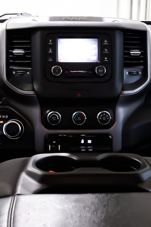 2022 Ram 1500 TRADESMAN + CREW CAB + 4X4 + v6 3.6l in Terrebonne, Quebec - 21 - w1024h768px