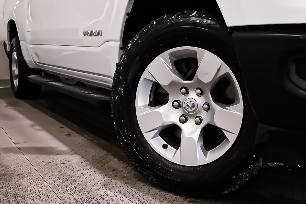 2022 Ram 1500 TRADESMAN + CREW CAB + 4X4 + v6 3.6l in Terrebonne, Quebec - 9 - w1024h768px