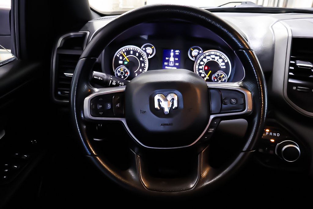 2022 Ram 1500 TRADESMAN + CREW CAB + 4X4 + v6 3.6l in Terrebonne, Quebec - 14 - w1024h768px