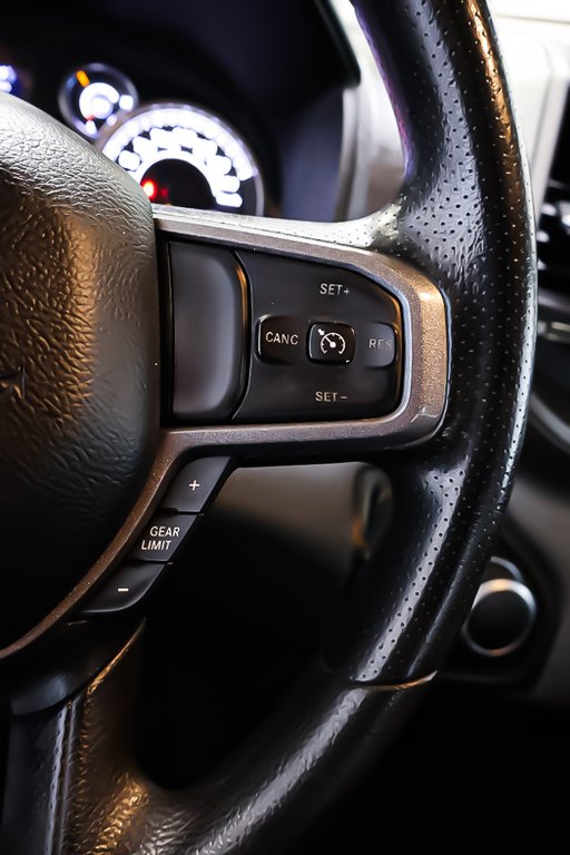 2022 Ram 1500 TRADESMAN + CREW CAB + 4X4 + v6 3.6l in Terrebonne, Quebec - 17 - w1024h768px