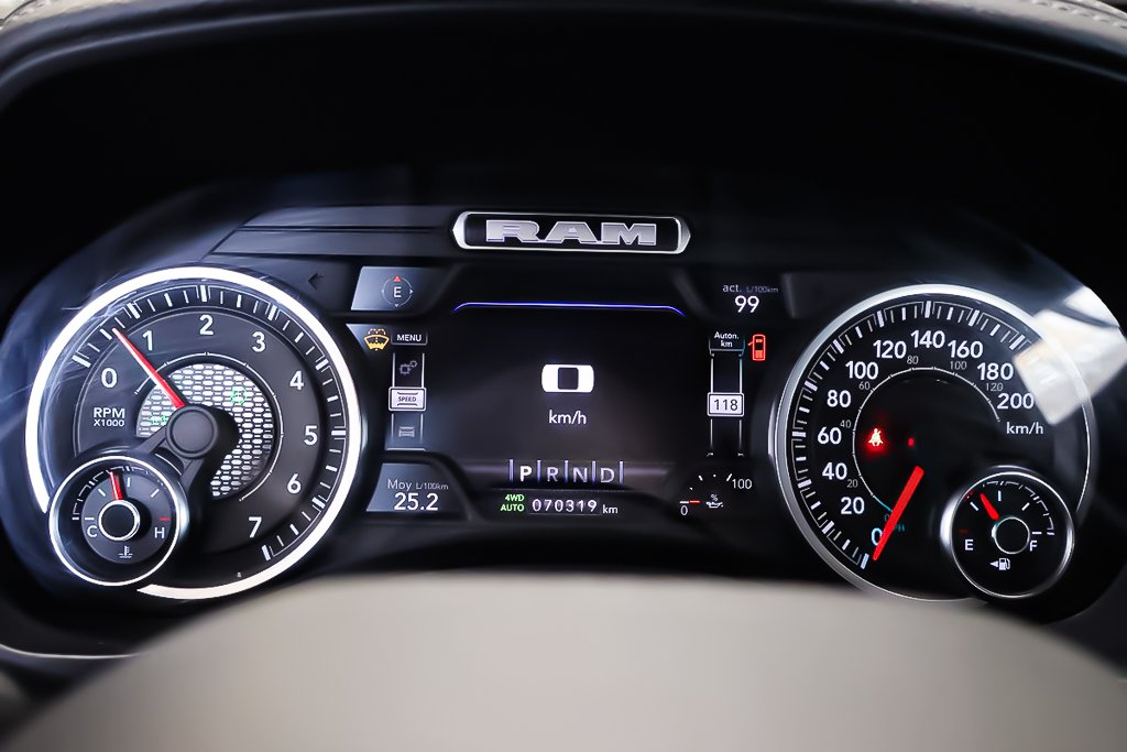 2022 Ram 1500 SPORT + 4X4 CREW CAB + V8 HEMI 5.7L in Terrebonne, Quebec - 18 - w1024h768px