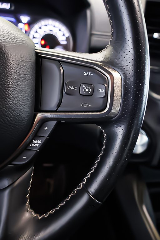 2022 Ram 1500 SPORT + 4X4 CREW CAB + V8 HEMI 5.7L in Terrebonne, Quebec - 17 - w1024h768px
