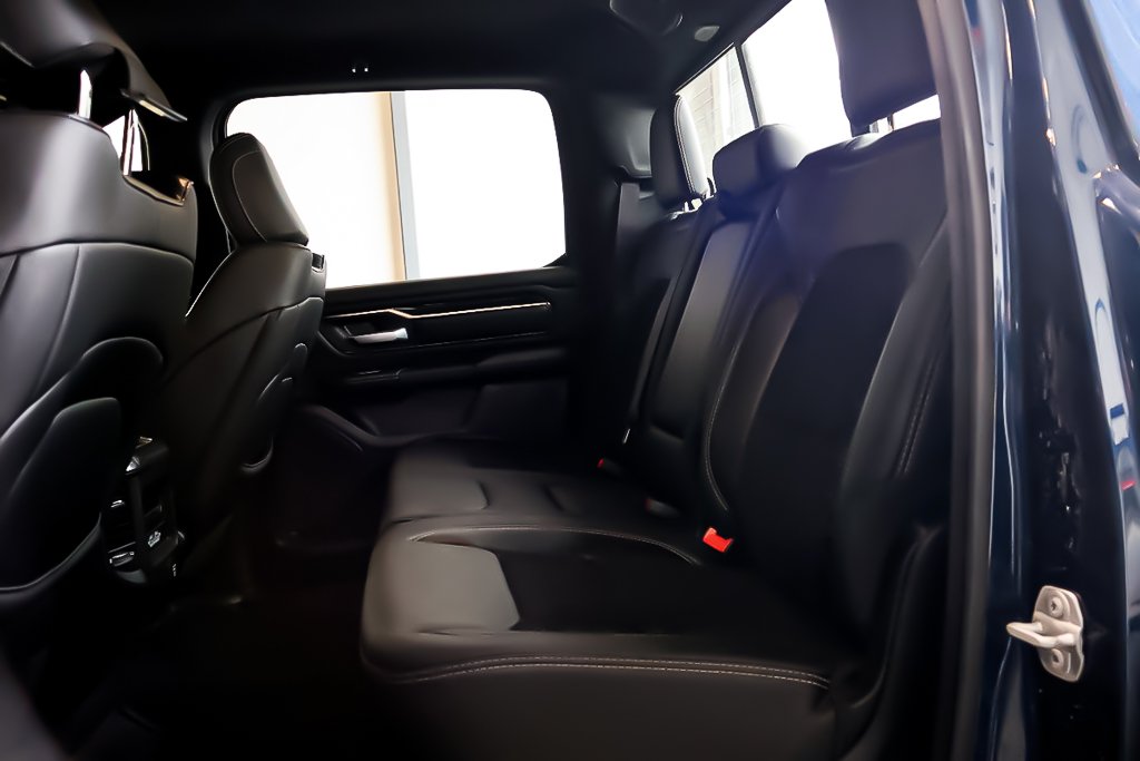 2022 Ram 1500 SPORT + 4X4 CREW CAB + V8 HEMI 5.7L in Terrebonne, Quebec - 29 - w1024h768px
