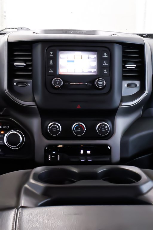 2022 Ram 1500 TRADESMAN + 4X4 CREW CAB + V6 3.6L in Terrebonne, Quebec - 21 - w1024h768px