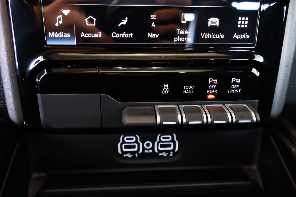 2022 Ram 1500 SPORT + 4X4 + CREW CAB + NIGHT EDITION + V8 HEMI in Terrebonne, Quebec - 26 - w1024h768px