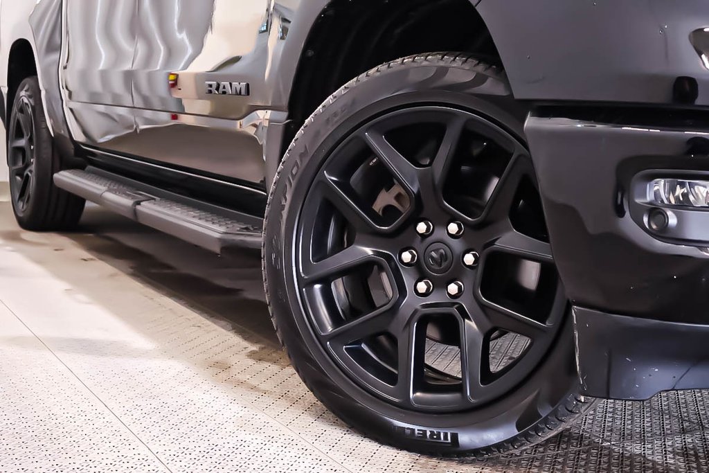 2022 Ram 1500 SPORT + 4X4 + CREW CAB + NIGHT EDITION + V8 HEMI in Terrebonne, Quebec - 9 - w1024h768px