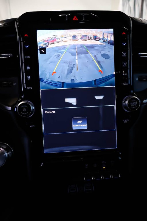 2022 Ram 1500 SPORT + 4X4 + CREW CAB + NIGHT EDITION + V8 HEMI in Terrebonne, Quebec - 24 - w1024h768px